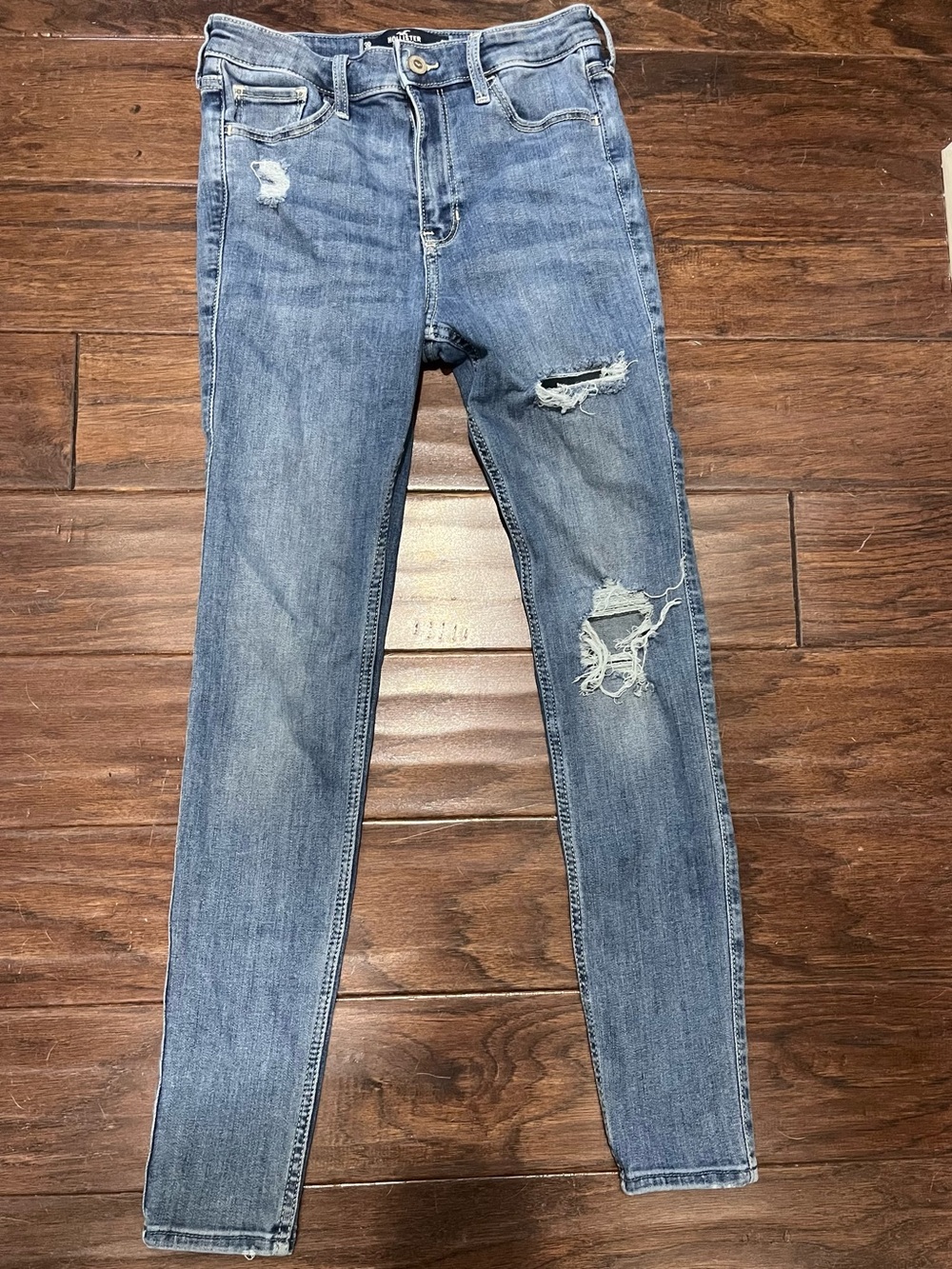 Hollister size 3 Blue Ripped Skinny Jeans